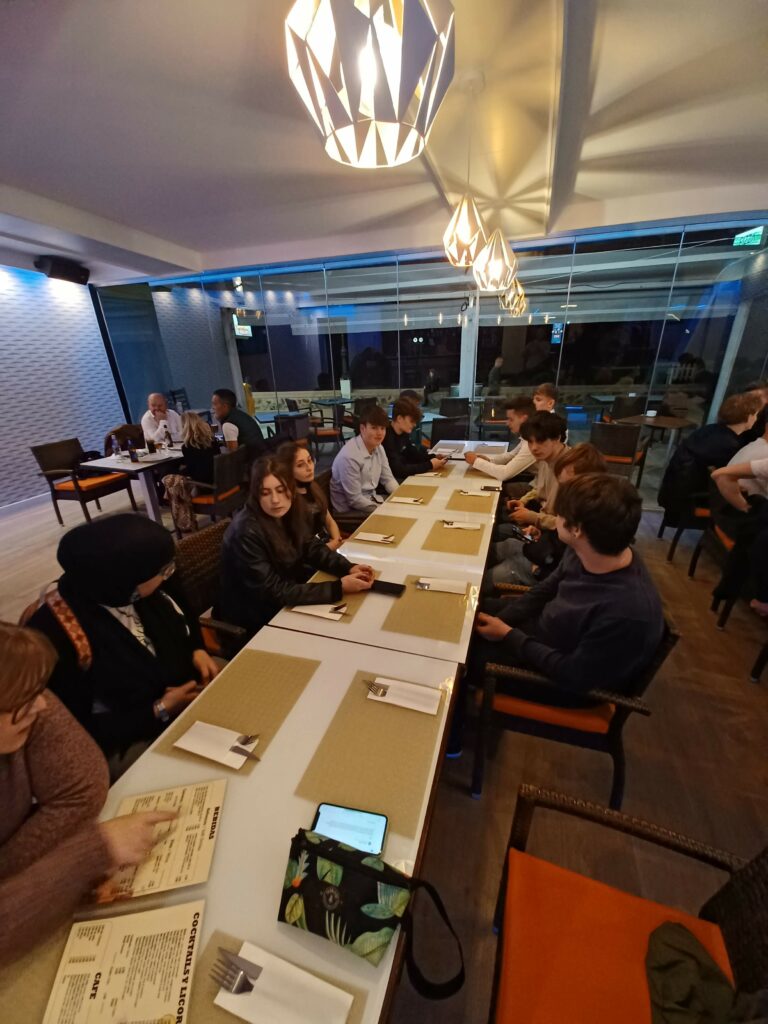 Samen eten in Torremolinos tafel 2