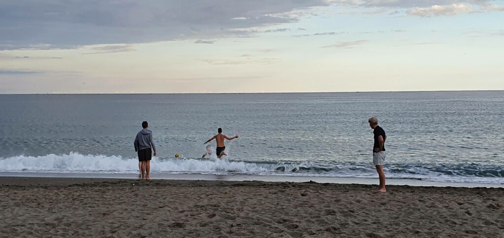 Plonzen in het water